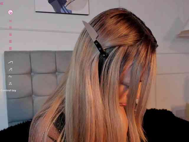 Nicole_Voshkie webcam