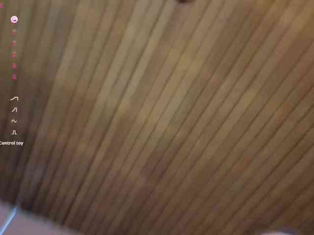 Nicole_Voshkie webcam