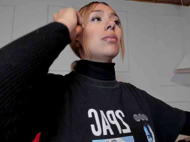 Nicole_Voshkie webcam