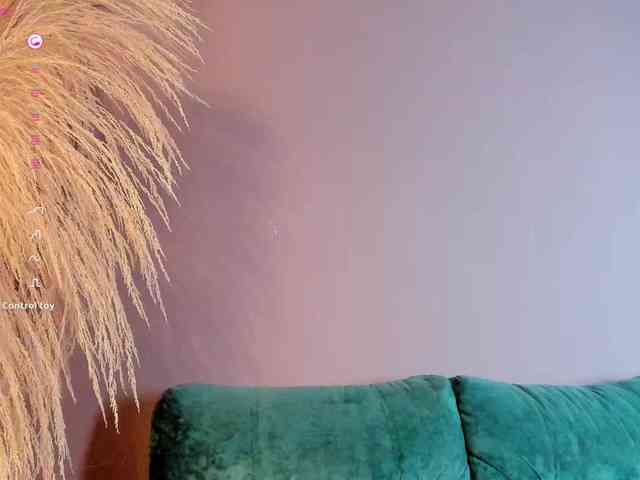 Nicole_Voshkie webcam