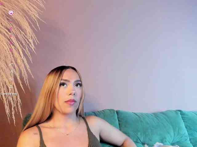 Nicole_Voshkie webcam