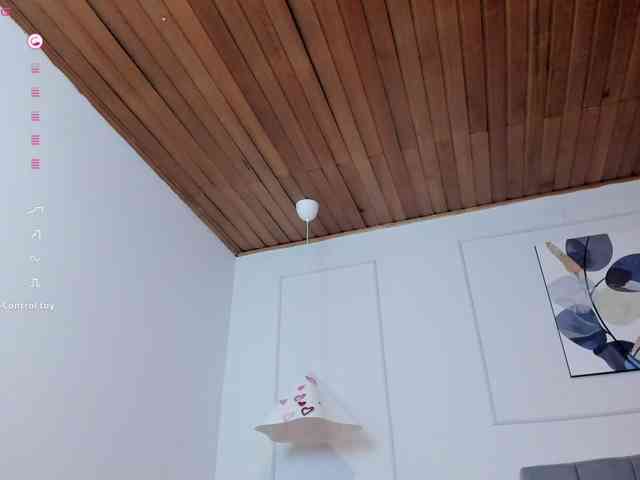 Nicole_Voshkie webcam