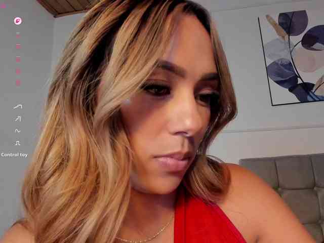 Nicole_Voshkie webcam