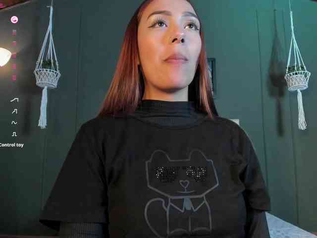 Nicole_Voshkie webcam