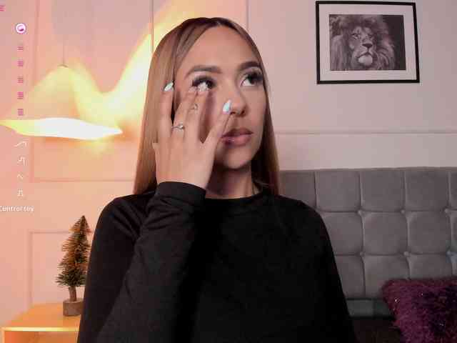 Nicole_Voshkie webcam