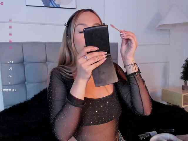 Nicole_Voshkie webcam