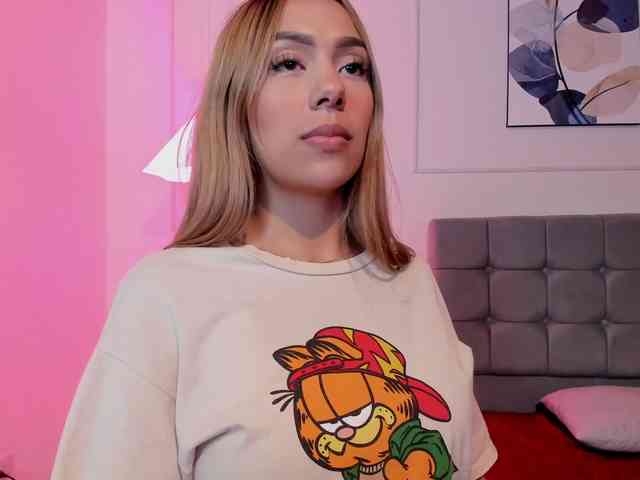 Nicole_Voshkie webcam