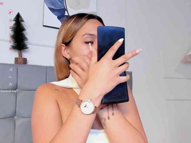 Nicole_Voshkie webcam