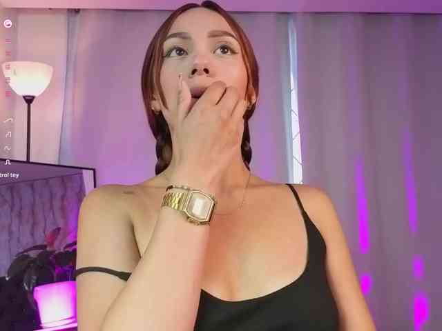 Nicole_Voshkie webcam