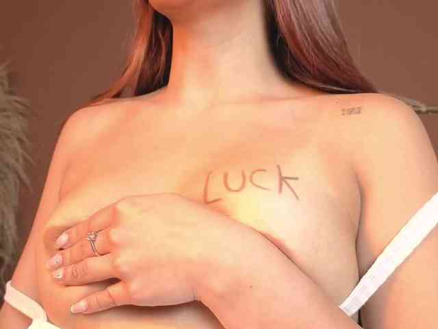 Nicole_Voshkie webcam