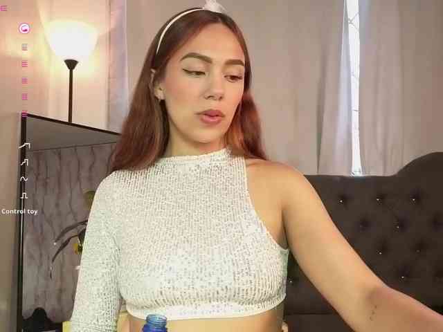 Nicole_Voshkie webcam