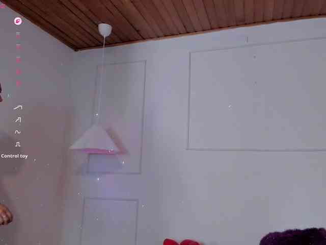 Nicole_Voshkie webcam