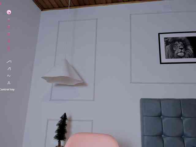 Nicole_Voshkie webcam