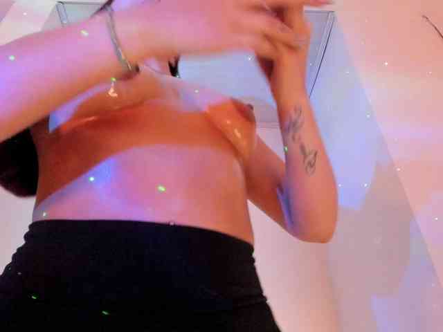 Nicole_Voshkie webcam