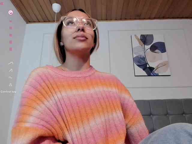 Nicole_Voshkie webcam