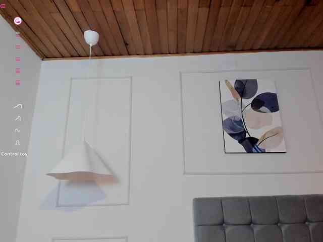 Nicole_Voshkie webcam