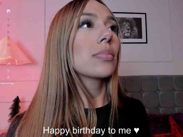 Nicole_Voshkie webcam