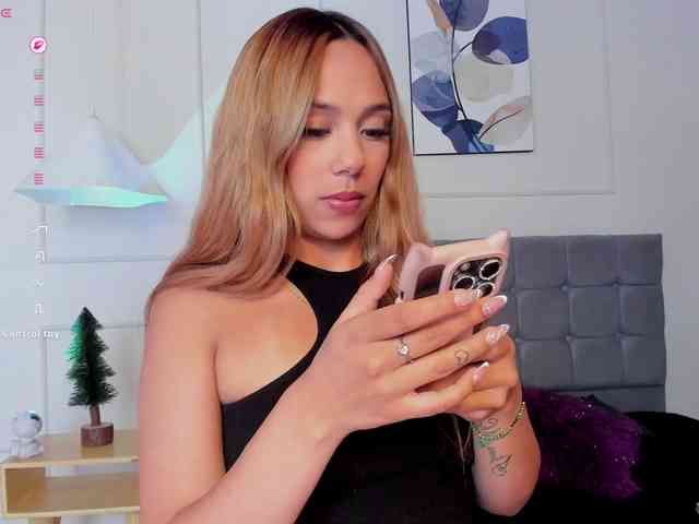 Nicole_Voshkie webcam