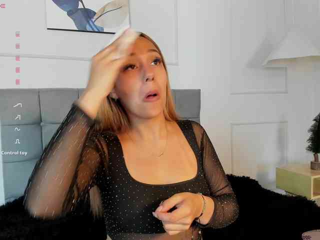 Nicole_Voshkie webcam