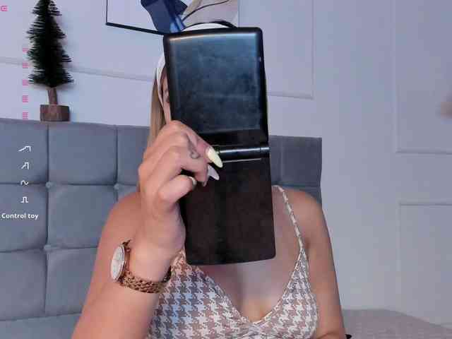 Nicole_Voshkie webcam