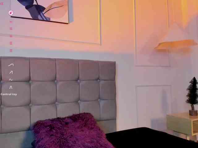 Nicole_Voshkie webcam