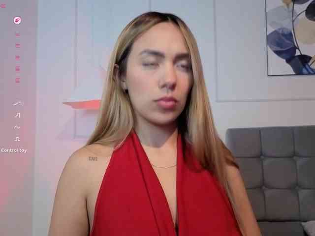 Nicole_Voshkie webcam
