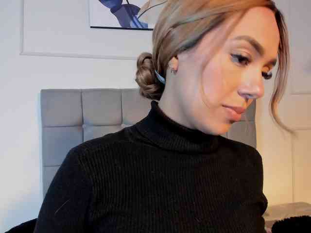 Nicole_Voshkie webcam