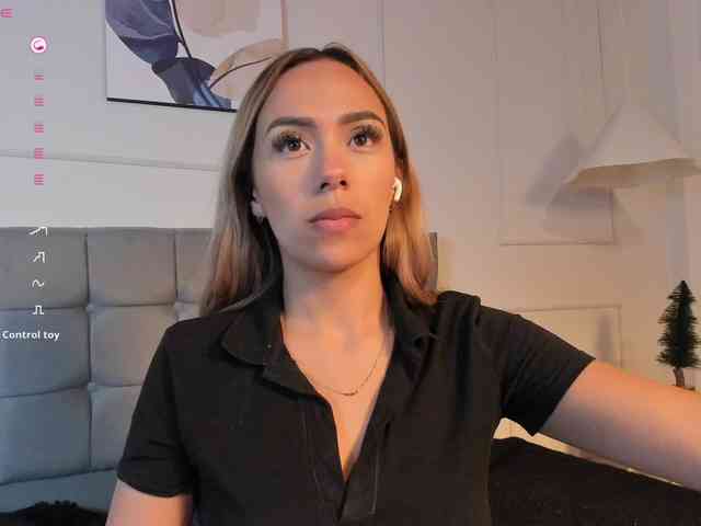 Nicole_Voshkie webcam