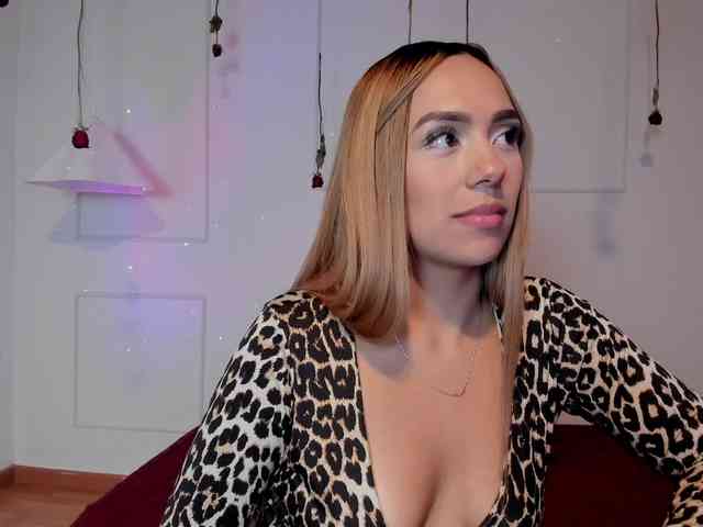 Nicole_Voshkie webcam