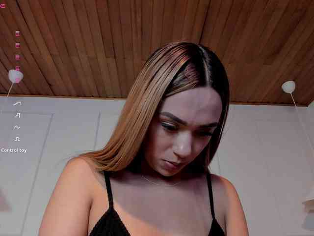 Nicole_Voshkie webcam