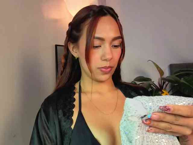Nicole_Voshkie webcam