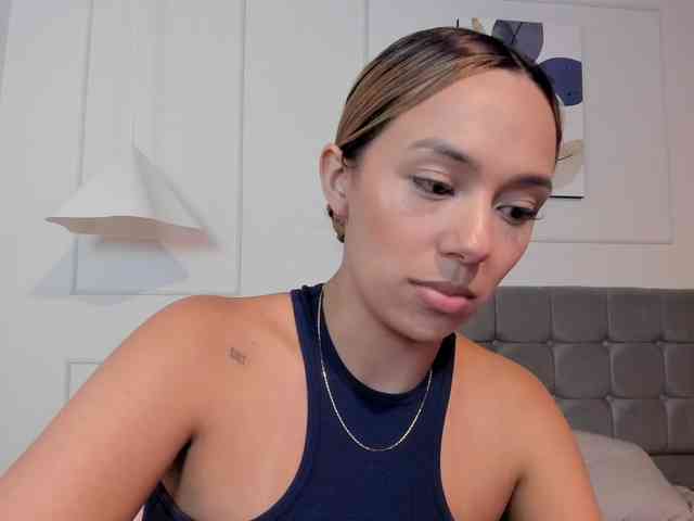 Nicole_Voshkie webcam