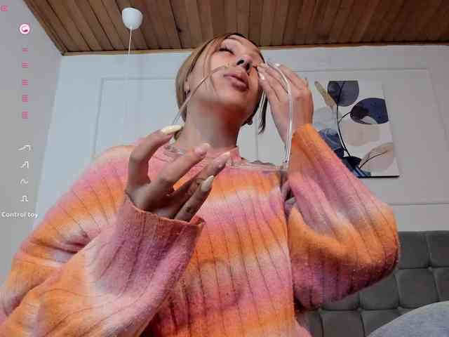 Nicole_Voshkie webcam