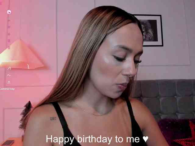 Nicole_Voshkie webcam