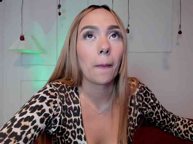 Nicole_Voshkie webcam