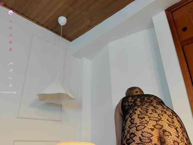 Nicole_Voshkie webcam