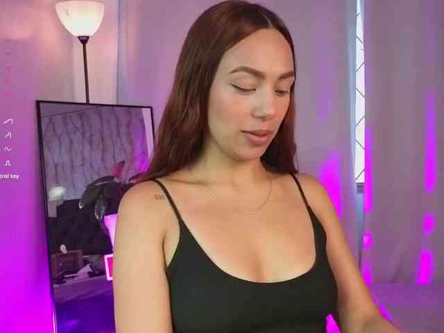 Nicole_Voshkie webcam