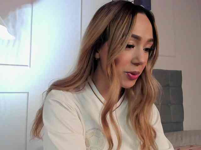 Nicole_Voshkie webcam