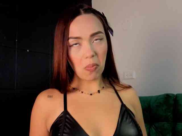 Nicole_Voshkie webcam
