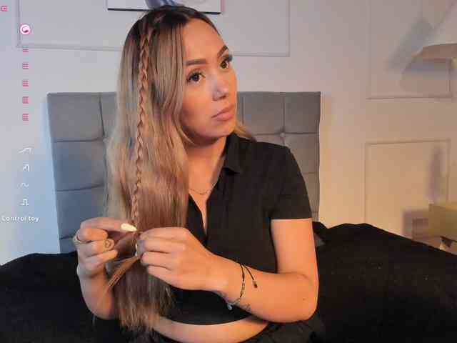 Nicole_Voshkie webcam