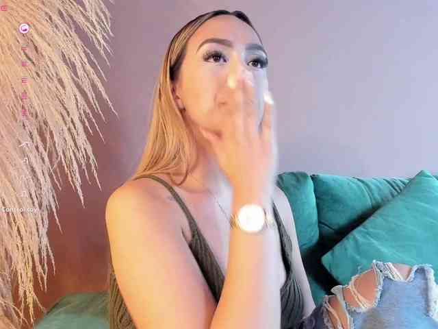 Nicole_Voshkie webcam