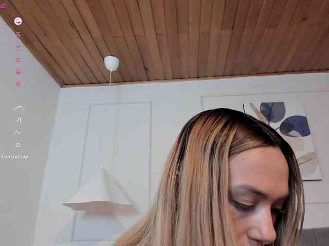 Nicole_Voshkie webcam