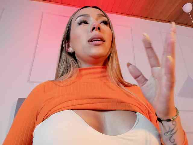 Nicole_Voshkie webcam