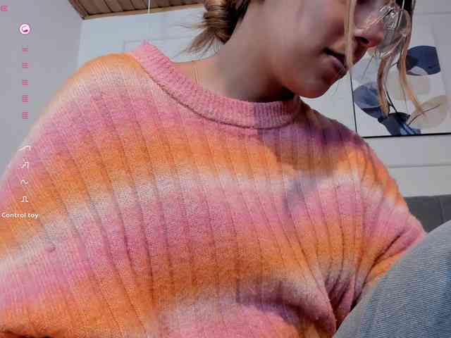 Nicole_Voshkie webcam