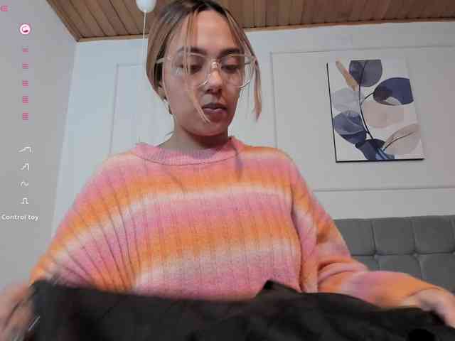 Nicole_Voshkie webcam