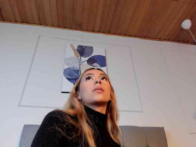 Nicole_Voshkie webcam