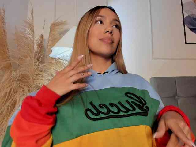 Nicole_Voshkie webcam