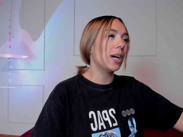 Nicole_Voshkie webcam