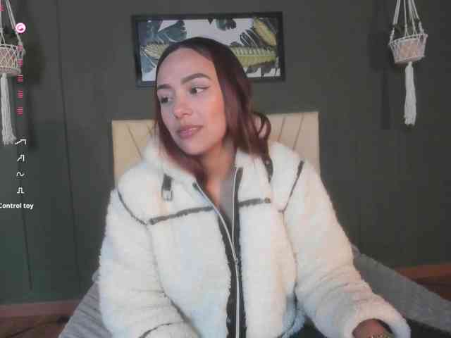 Nicole_Voshkie webcam