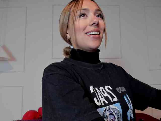 Nicole_Voshkie webcam